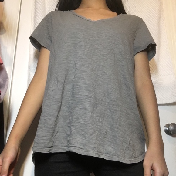 BUY 4 FOR 15$ // OLD NAVY V-Neck Grey Shirt - Picture 2 of 5